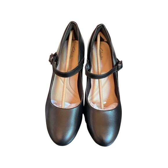 Clarks Ambyr Shine Dress Shoes- Black- Various Sizes- NIB - Picture 2 of 7